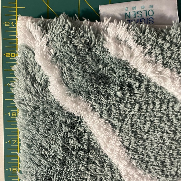 Palm Tree Patterned Rug - Picture 4 of 4